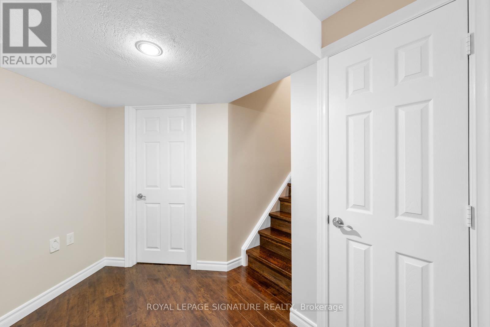 704 Robert Ferrie Drive, Kitchener, Ontario  N2R 0B2 - Photo 32 - X13019334