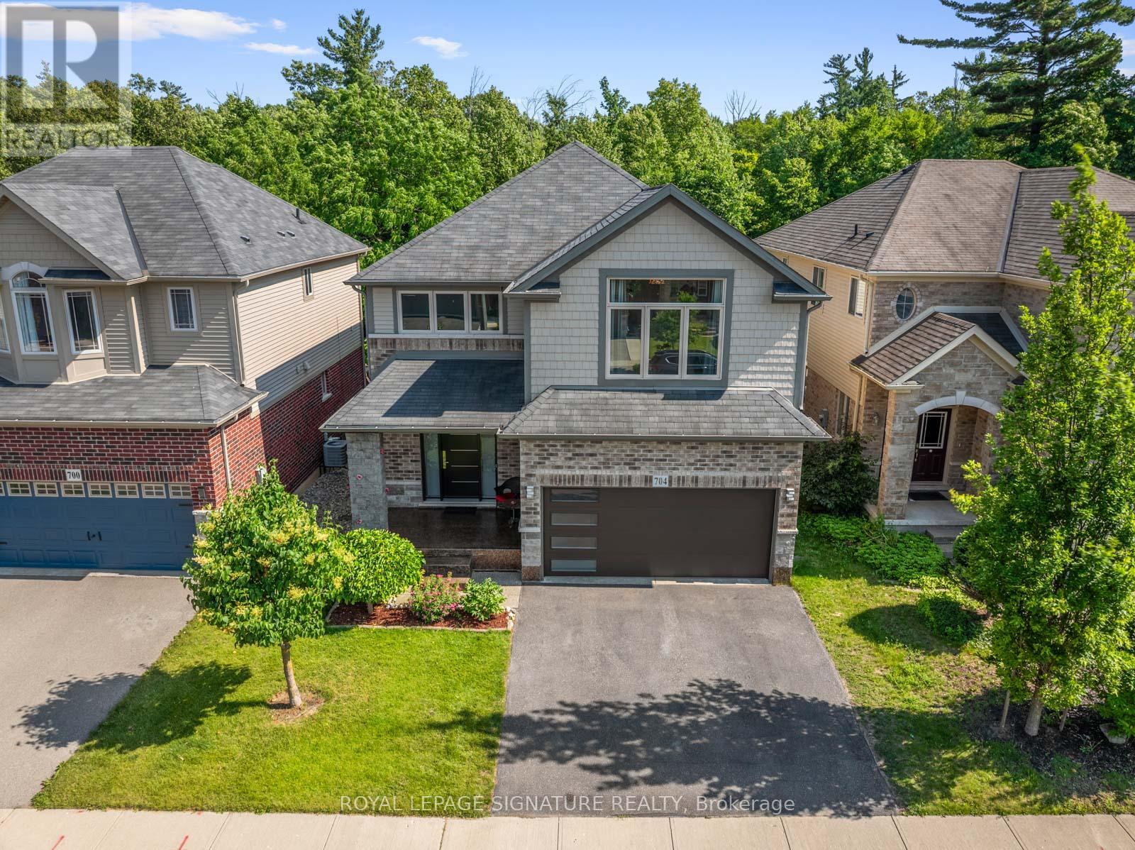 704 ROBERT FERRIE DRIVE, Kitchener, Ontario