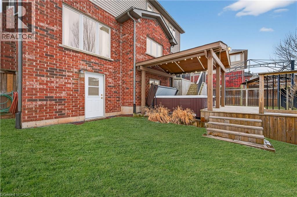 17 Heathcote Court, Grimsby, Ontario  L3M 0A6 - Photo 31 - 40817273