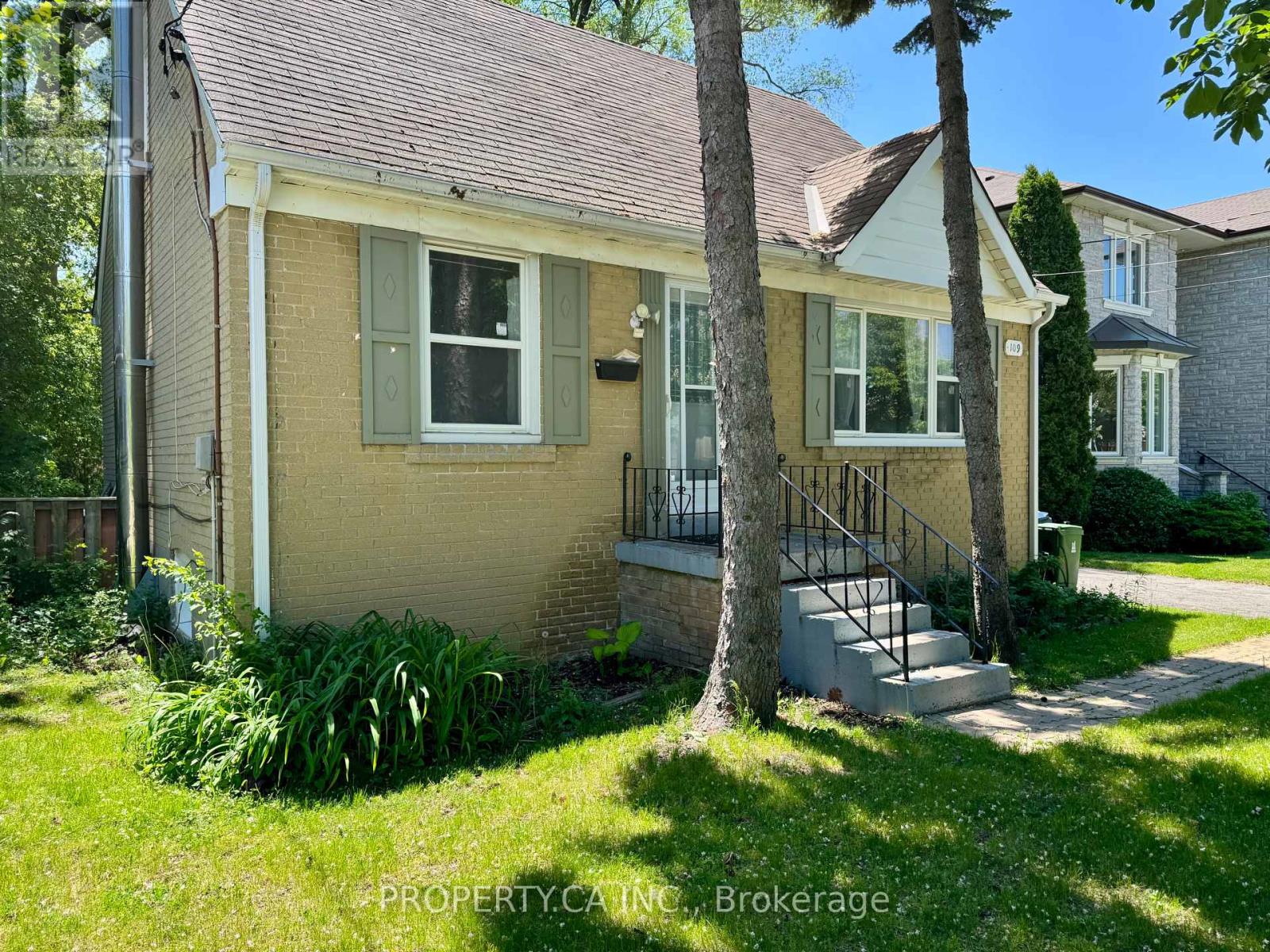 109 Pleasant Avenue, Toronto, Ontario  M2M 1M2 - Photo 2 - C12969578