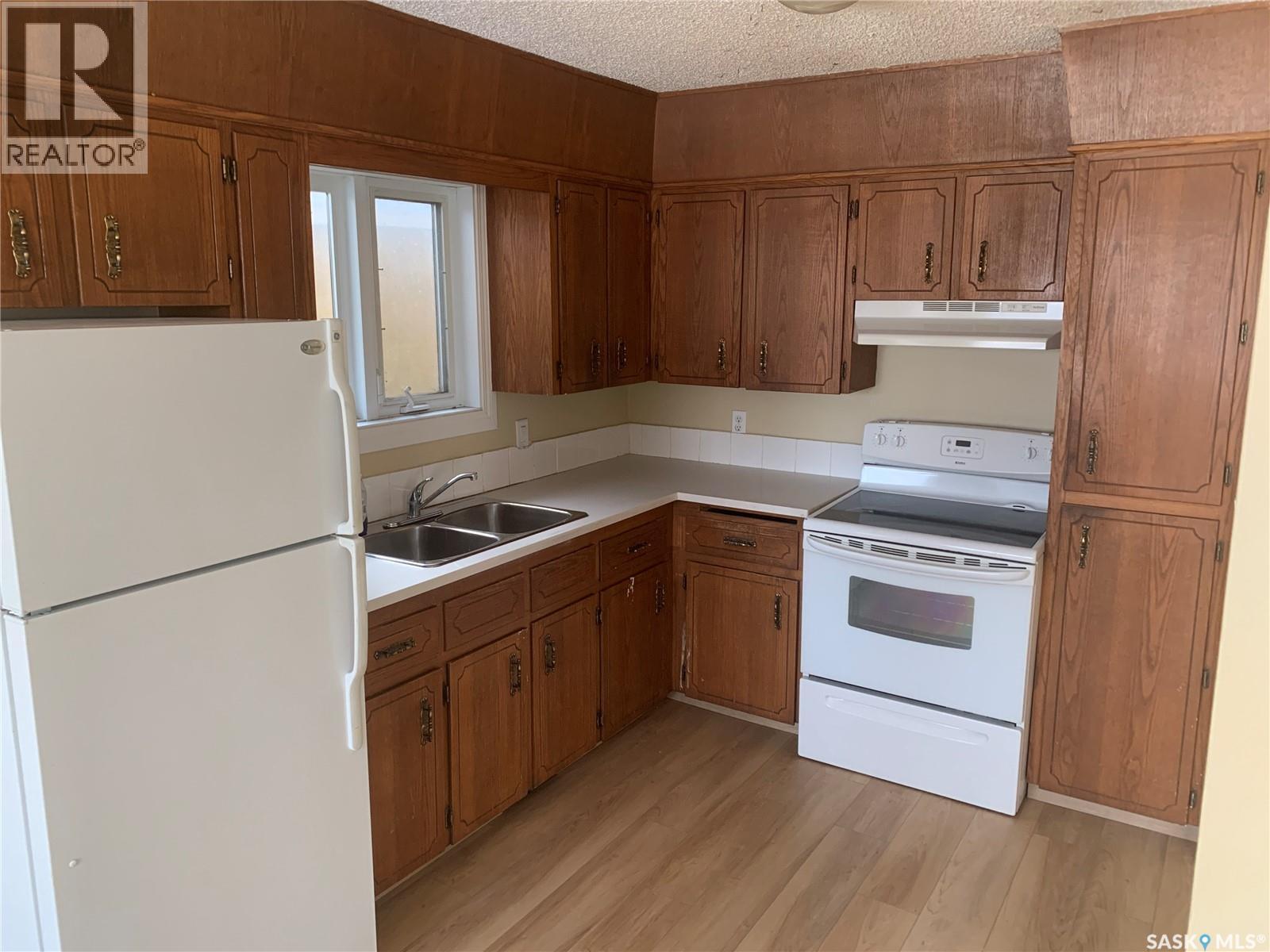 111 M Avenue S, Saskatoon, Saskatchewan  S7M 2K1 - Photo 2 - SK037378