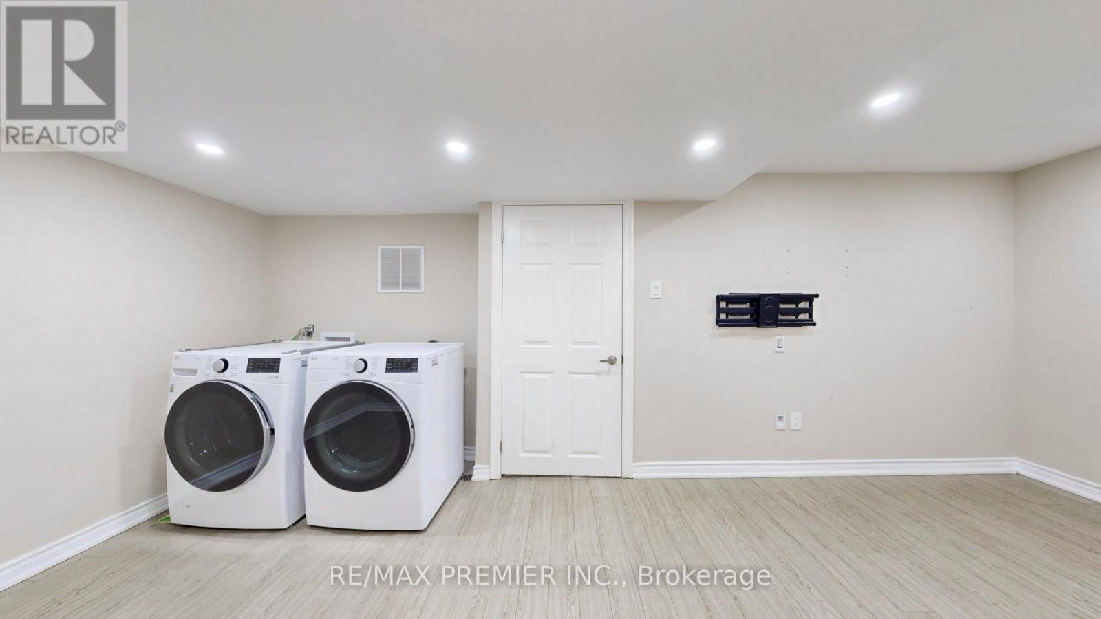 32 Weekes Drive, Ajax, Ontario  L1T 3T2 - Photo 40 - E13034702