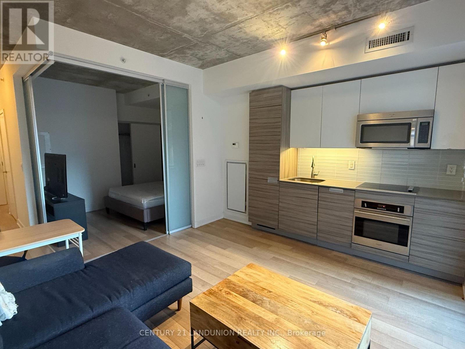 712 - 210 Simcoe Street, Toronto, Ontario  M5T 2W7 - Photo 2 - C13214790