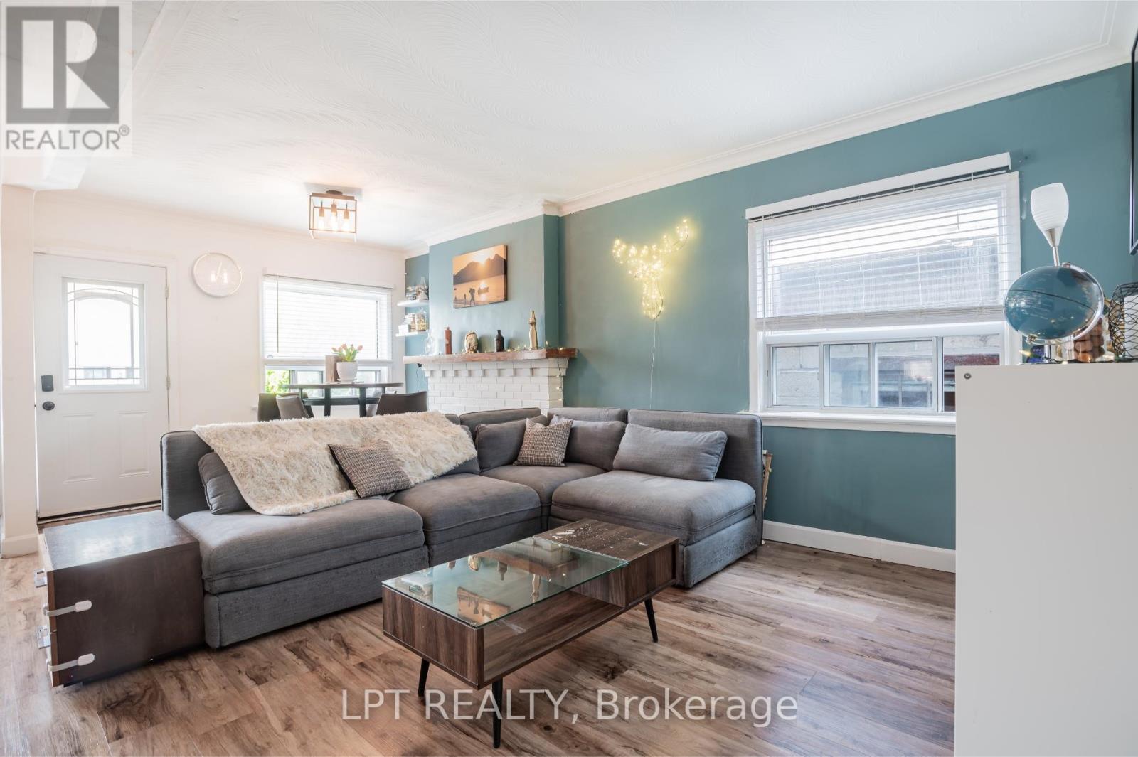 541 Vaughan Road, Toronto, Ontario  M6C 2R2 - Photo 10 - C13214806