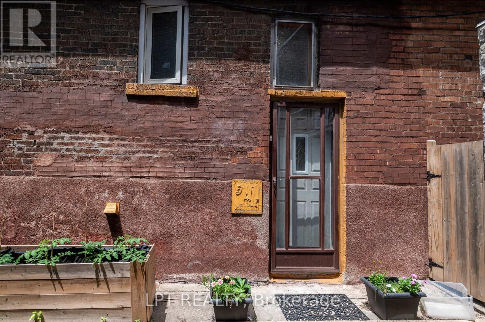 541 Vaughan Road, Toronto, Ontario  M6C 2R2 - Photo 15 - C13214806