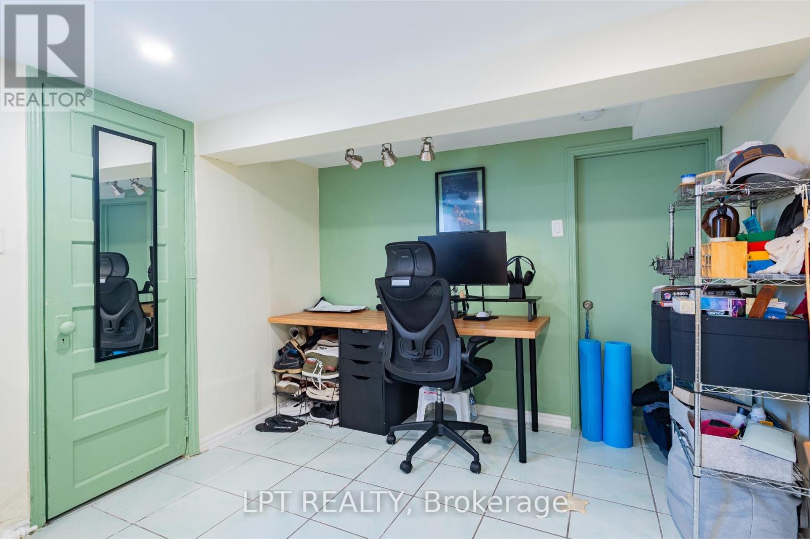 541 Vaughan Road, Toronto, Ontario  M6C 2R2 - Photo 20 - C13214806