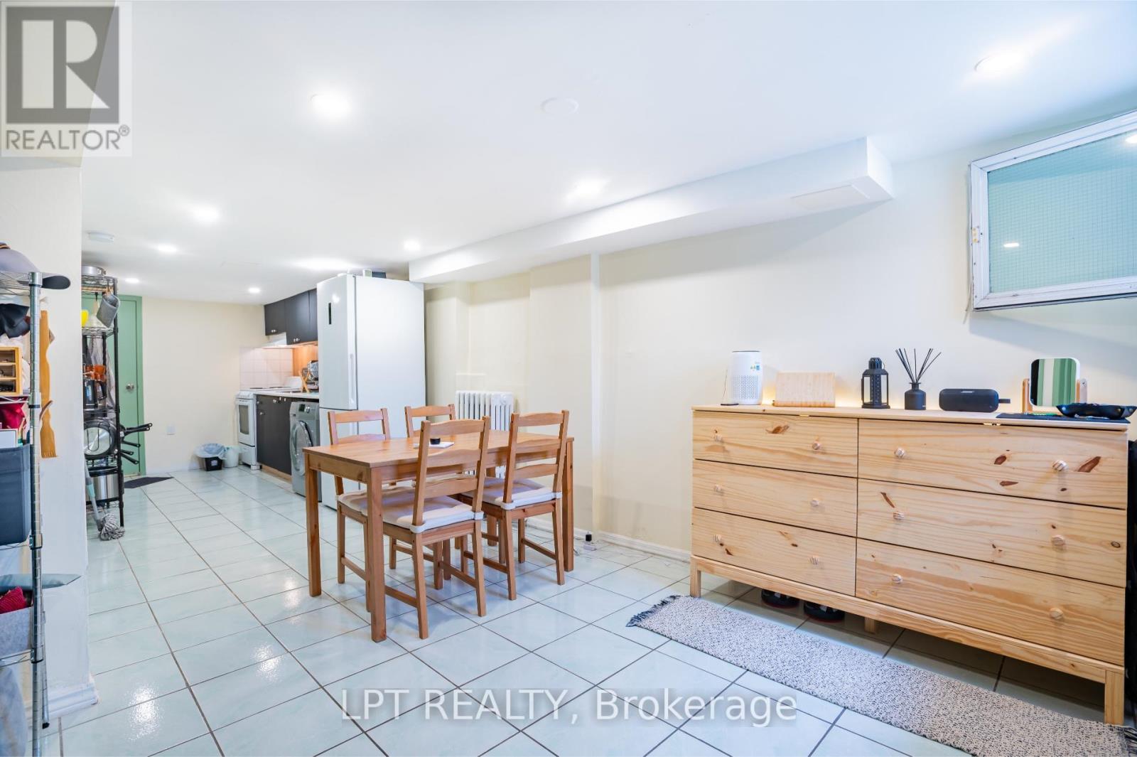 541 Vaughan Road, Toronto, Ontario  M6C 2R2 - Photo 21 - C13214806