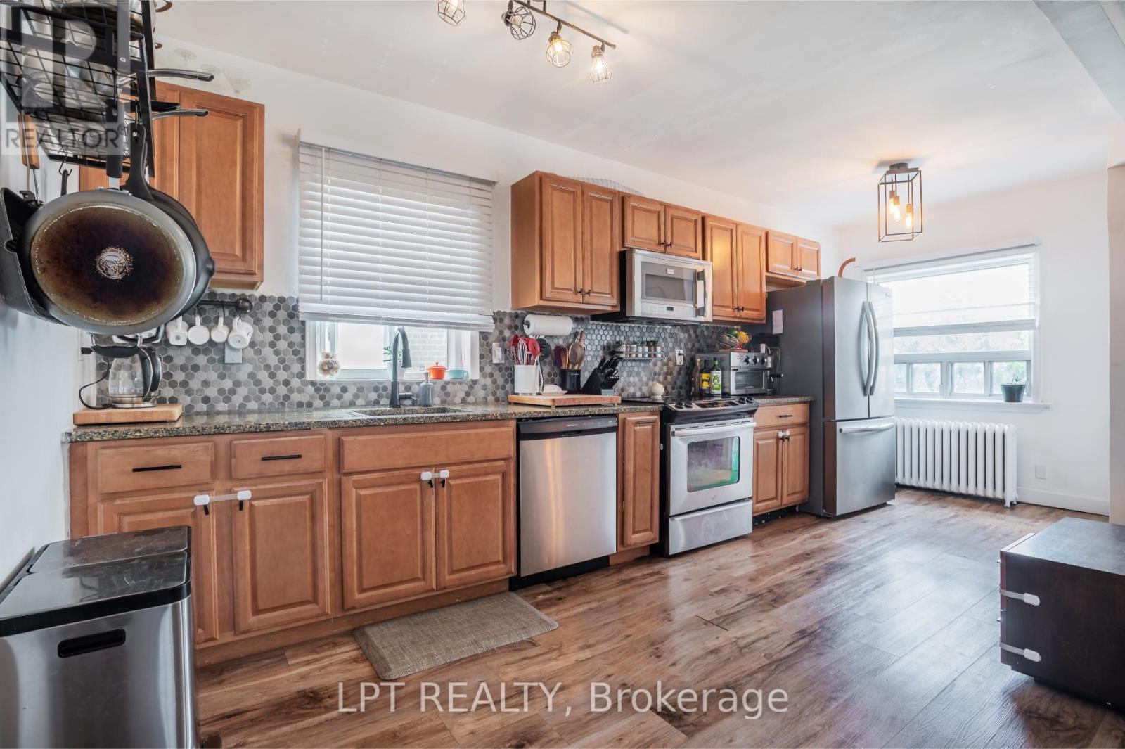 541 Vaughan Road, Toronto, Ontario  M6C 2R2 - Photo 8 - C13214806