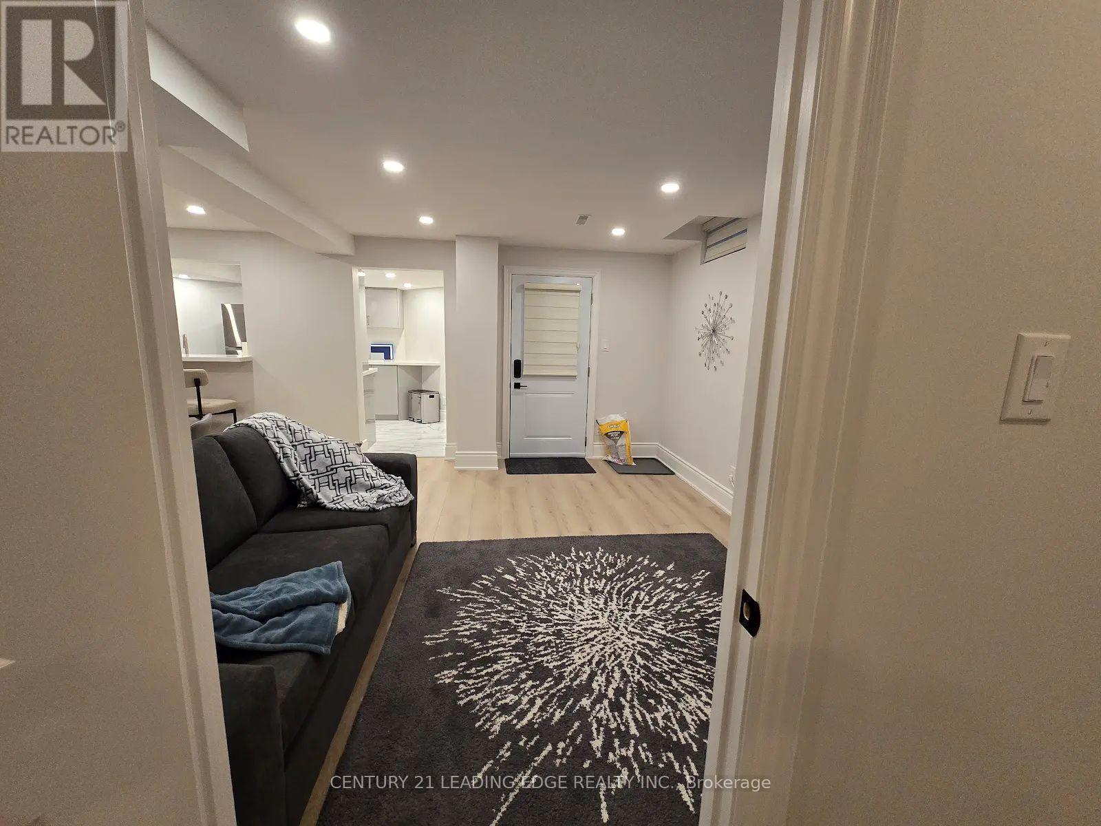 14 Porthclair Court, Toronto, Ontario  M1B 4X7 - Photo 2 - E13214702
