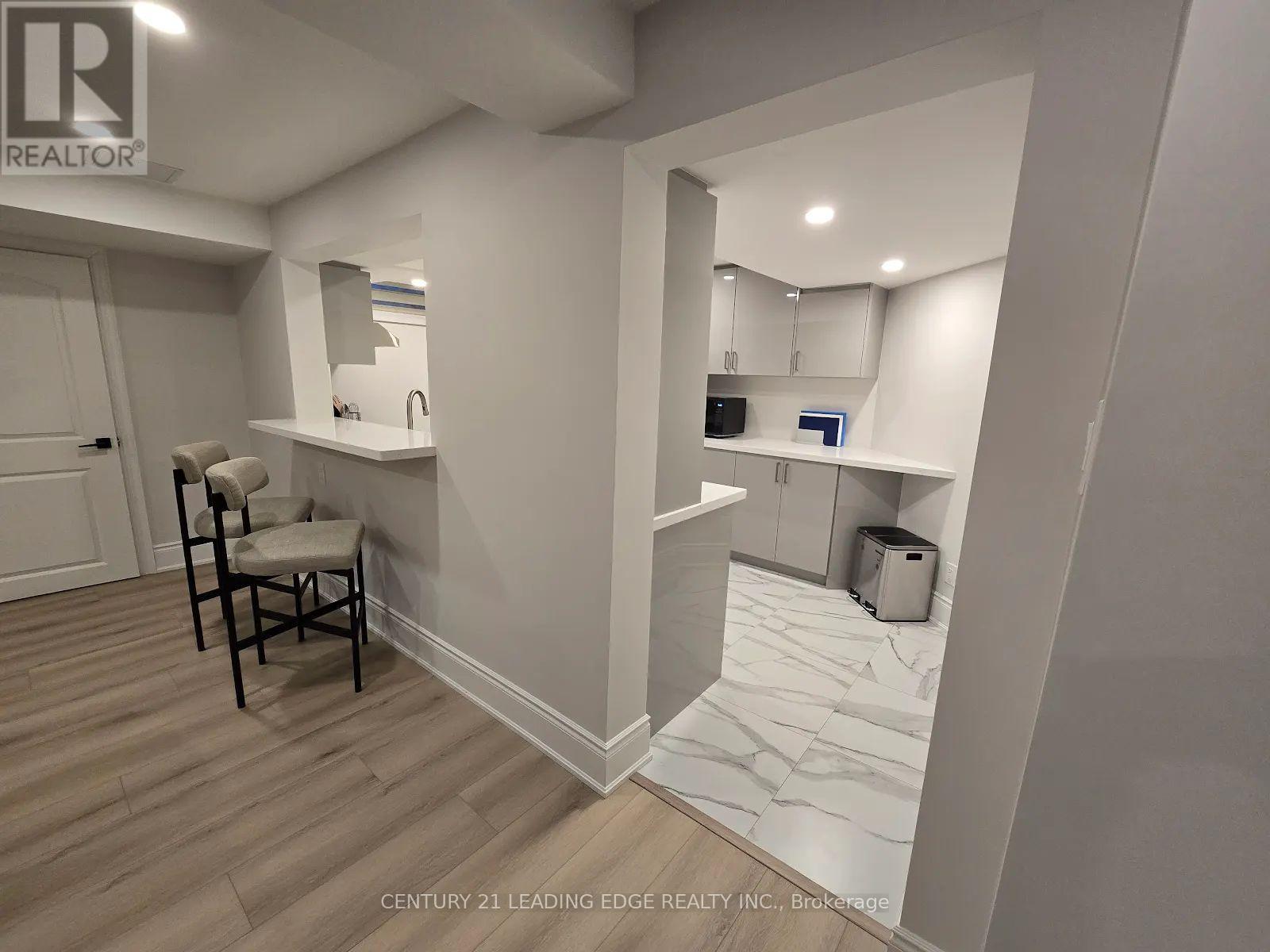 14 Porthclair Court, Toronto, Ontario  M1B 4X7 - Photo 5 - E13214702