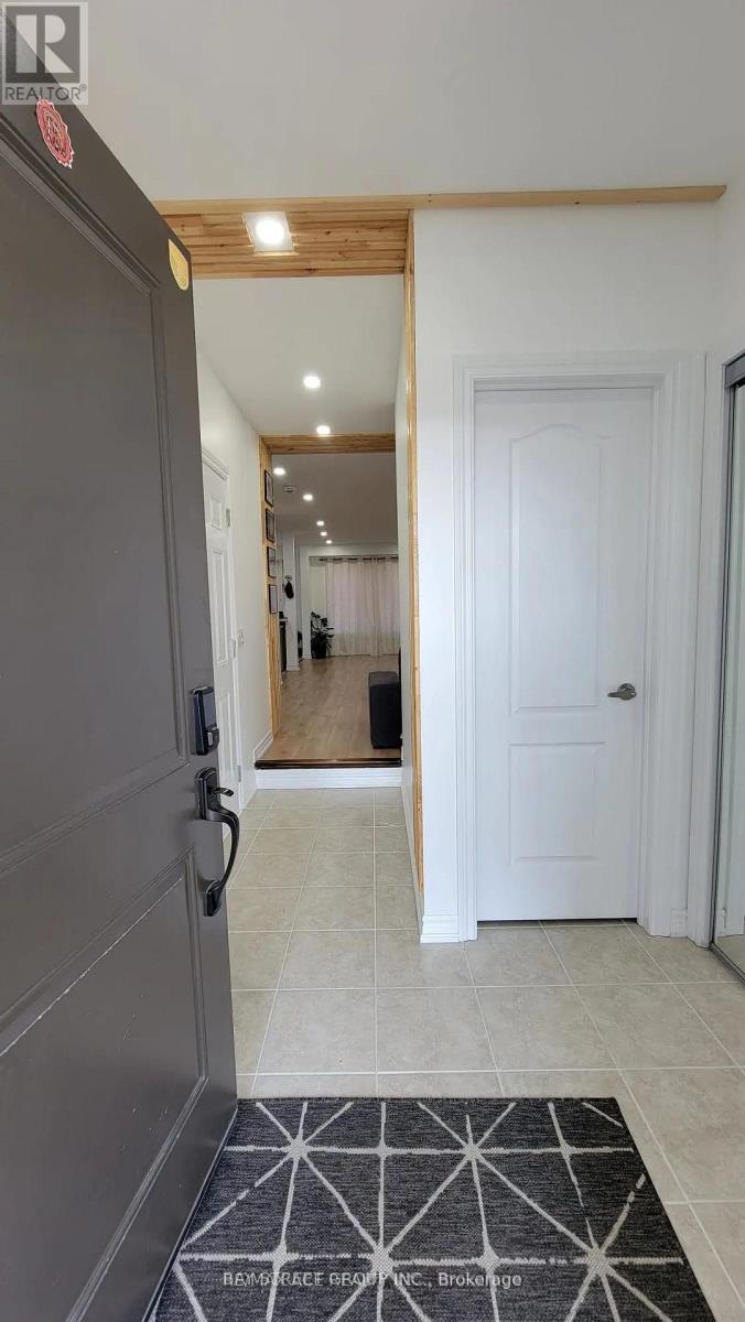 2452 Steeplechase Street, Oshawa, Ontario  L1L 0J6 - Photo 2 - E13214720