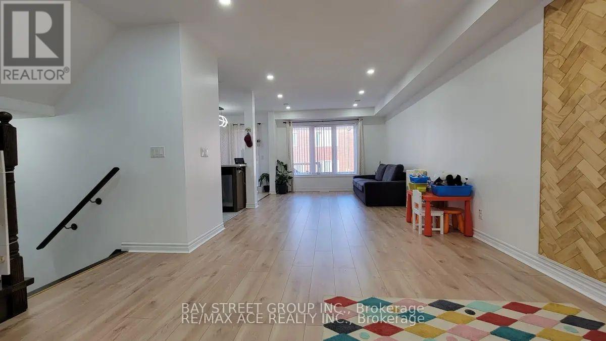 2452 Steeplechase Street, Oshawa, Ontario  L1L 0J6 - Photo 3 - E13214720