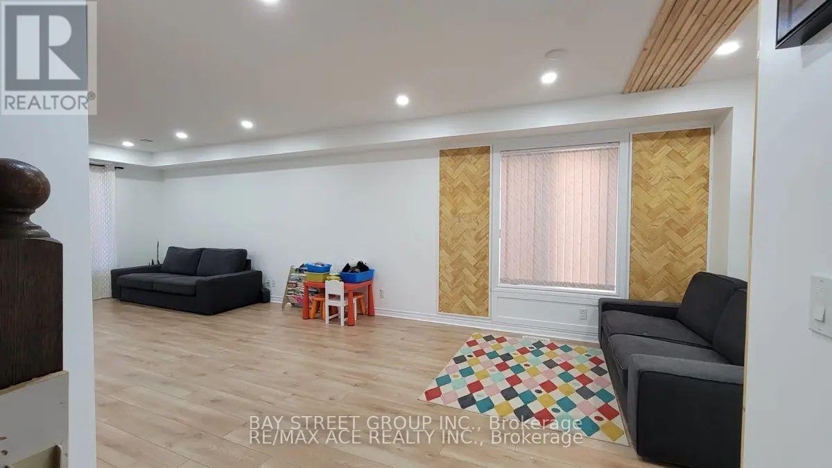 2452 Steeplechase Street, Oshawa, Ontario  L1L 0J6 - Photo 4 - E13214720