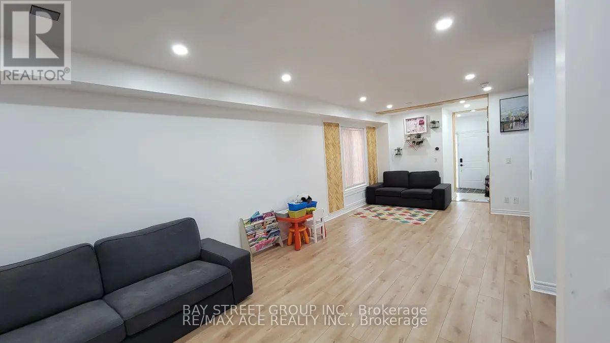 2452 Steeplechase Street, Oshawa, Ontario  L1L 0J6 - Photo 5 - E13214720