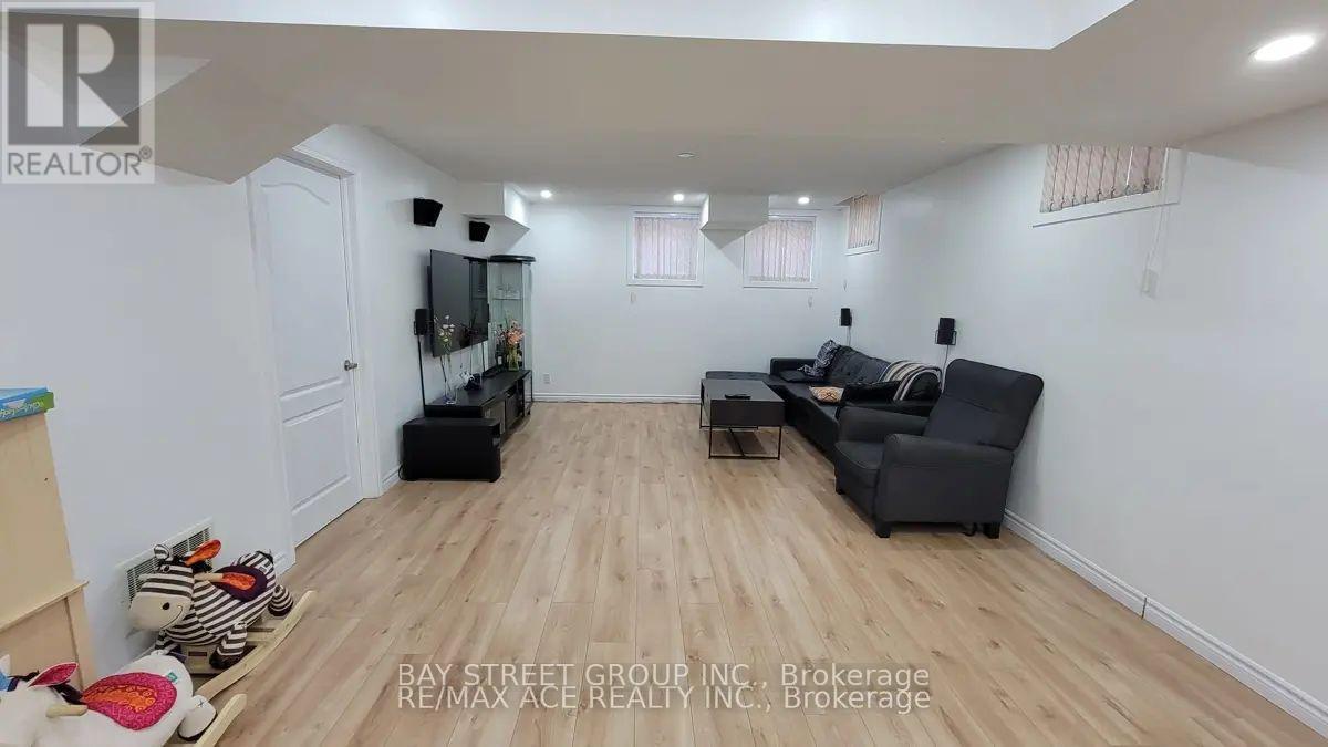 2452 Steeplechase Street, Oshawa, Ontario  L1L 0J6 - Photo 6 - E13214720