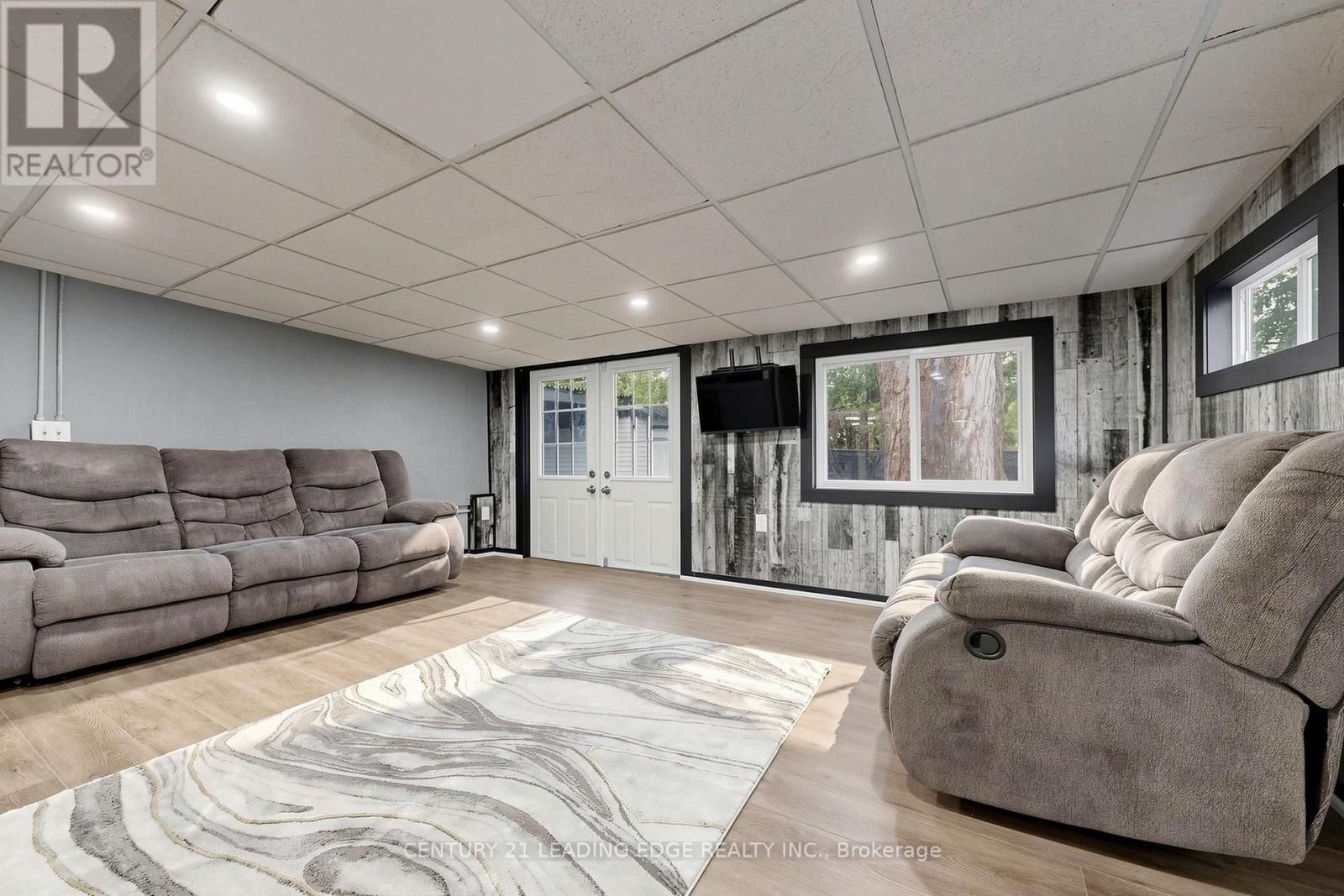 26 Cartier Crescent, Toronto, Ontario  M1P 3N8 - Photo 5 - E13214724