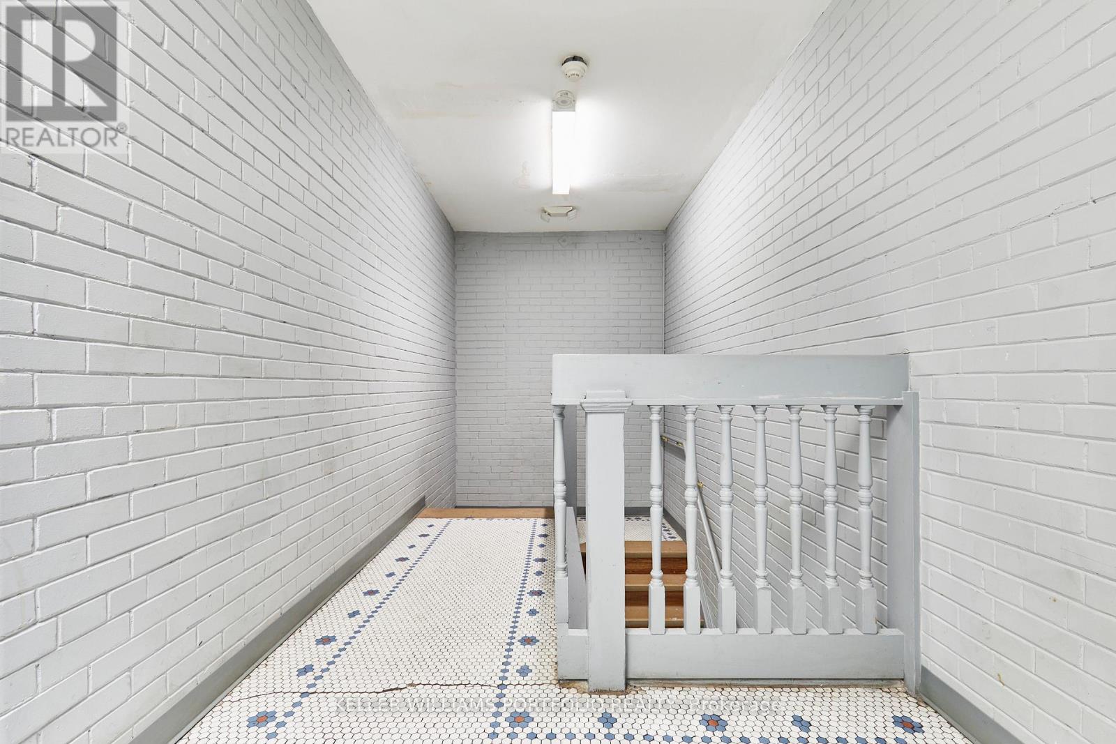 1395 Gerrard Street E, Toronto, Ontario  M4L 1Z3 - Photo 13 - E13214726