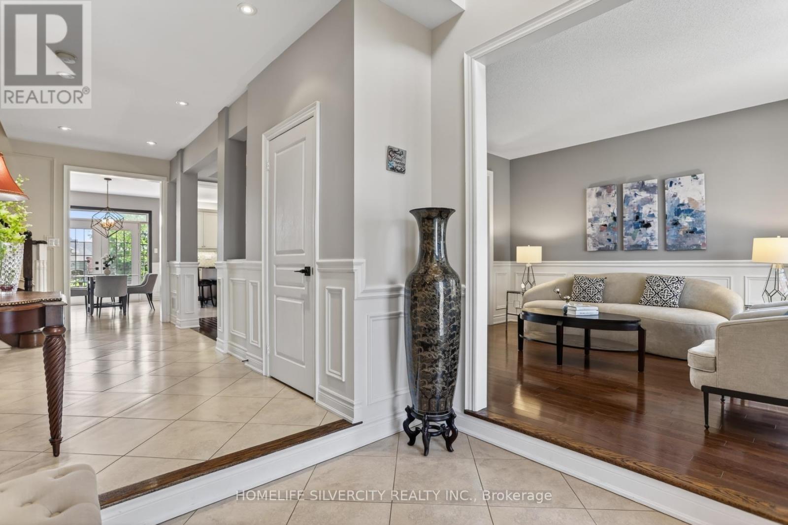 593 Maitland Drive, Pickering, Ontario  L1W 3T6 - Photo 5 - E13214750