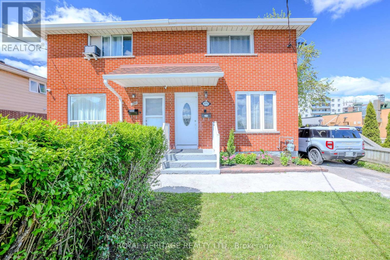 1092 Cedar Street, Oshawa, Ontario  L1J 3R9 - Photo 2 - E13214780