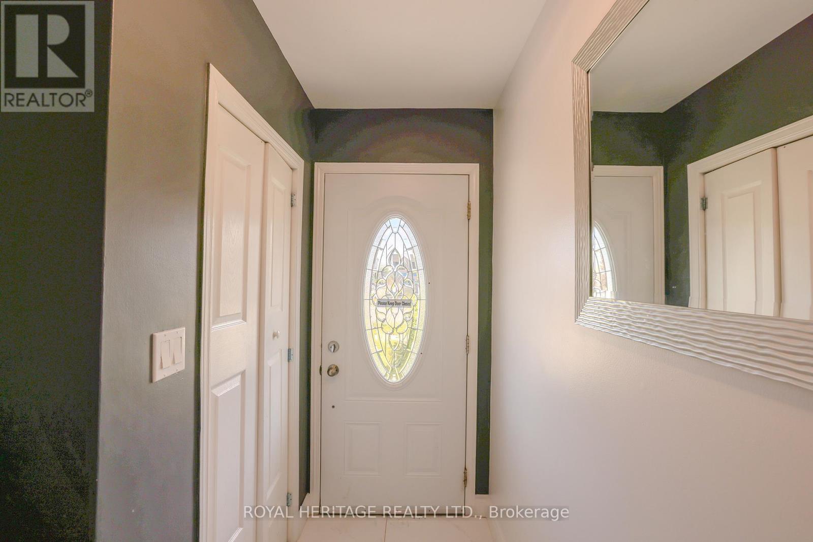 1092 Cedar Street, Oshawa, Ontario  L1J 3R9 - Photo 3 - E13214780