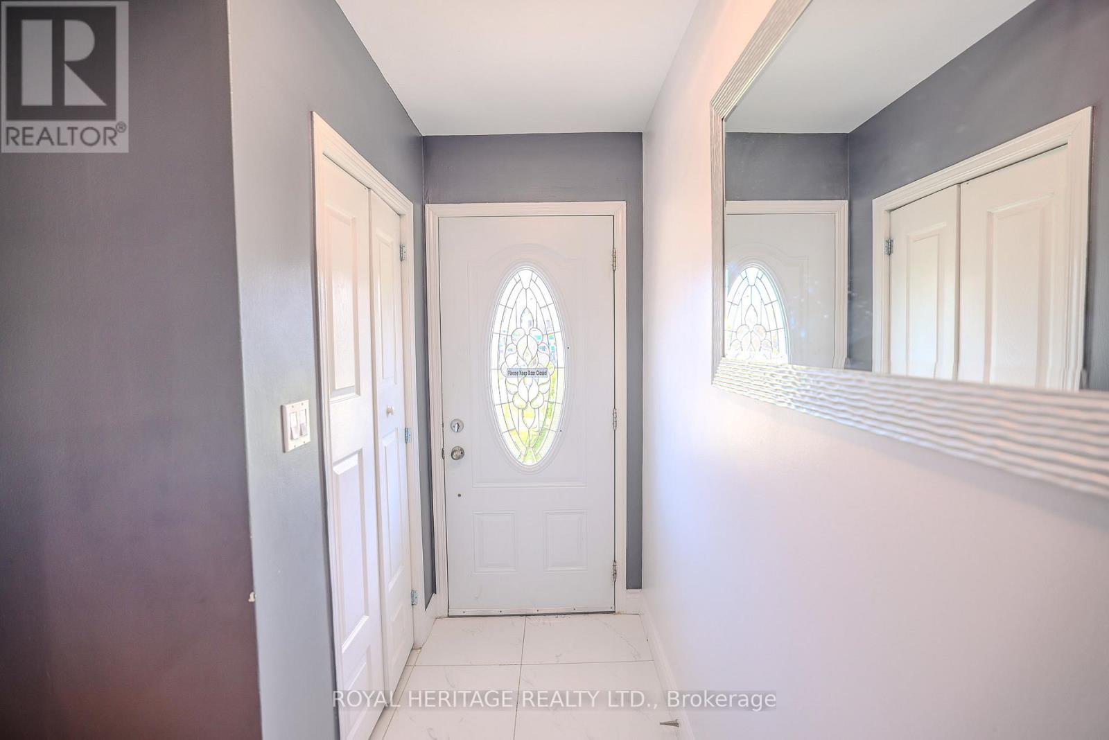 1092 Cedar Street, Oshawa, Ontario  L1J 3R9 - Photo 4 - E13214780