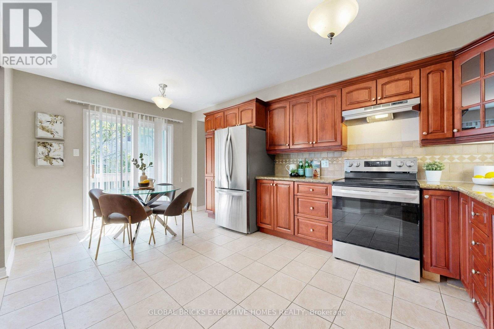 13 Howling Crescent, Ajax, Ontario  L1S 7N7 - Photo 18 - E13214804