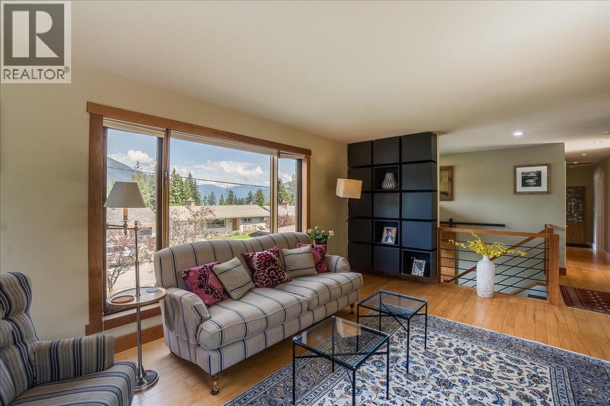 1001 Gilker Street, Nelson, British Columbia  V1L 5V3 - Photo 4 - 10389313