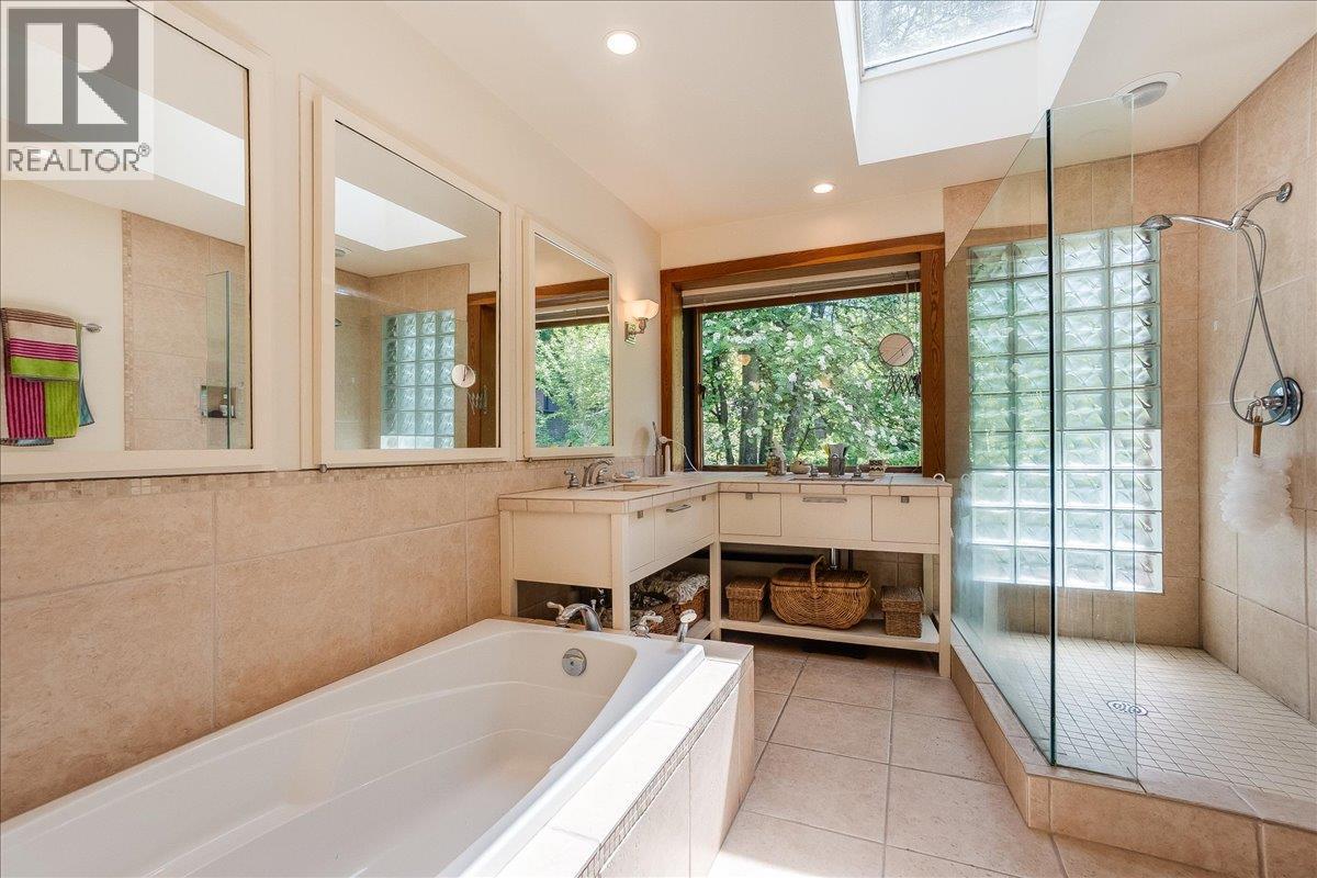 1001 Gilker Street, Nelson, British Columbia  V1L 5V3 - Photo 21 - 10389313