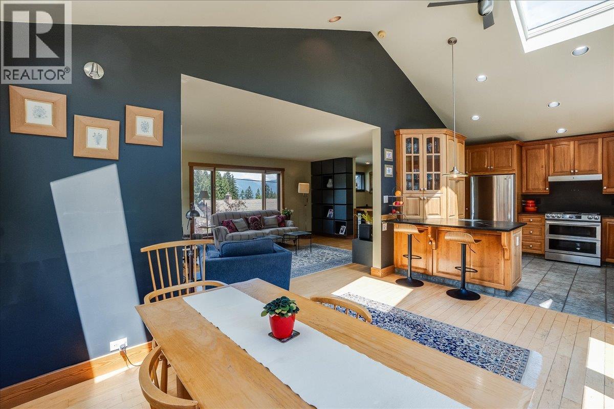 1001 Gilker Street, Nelson, British Columbia  V1L 5V3 - Photo 9 - 10389313