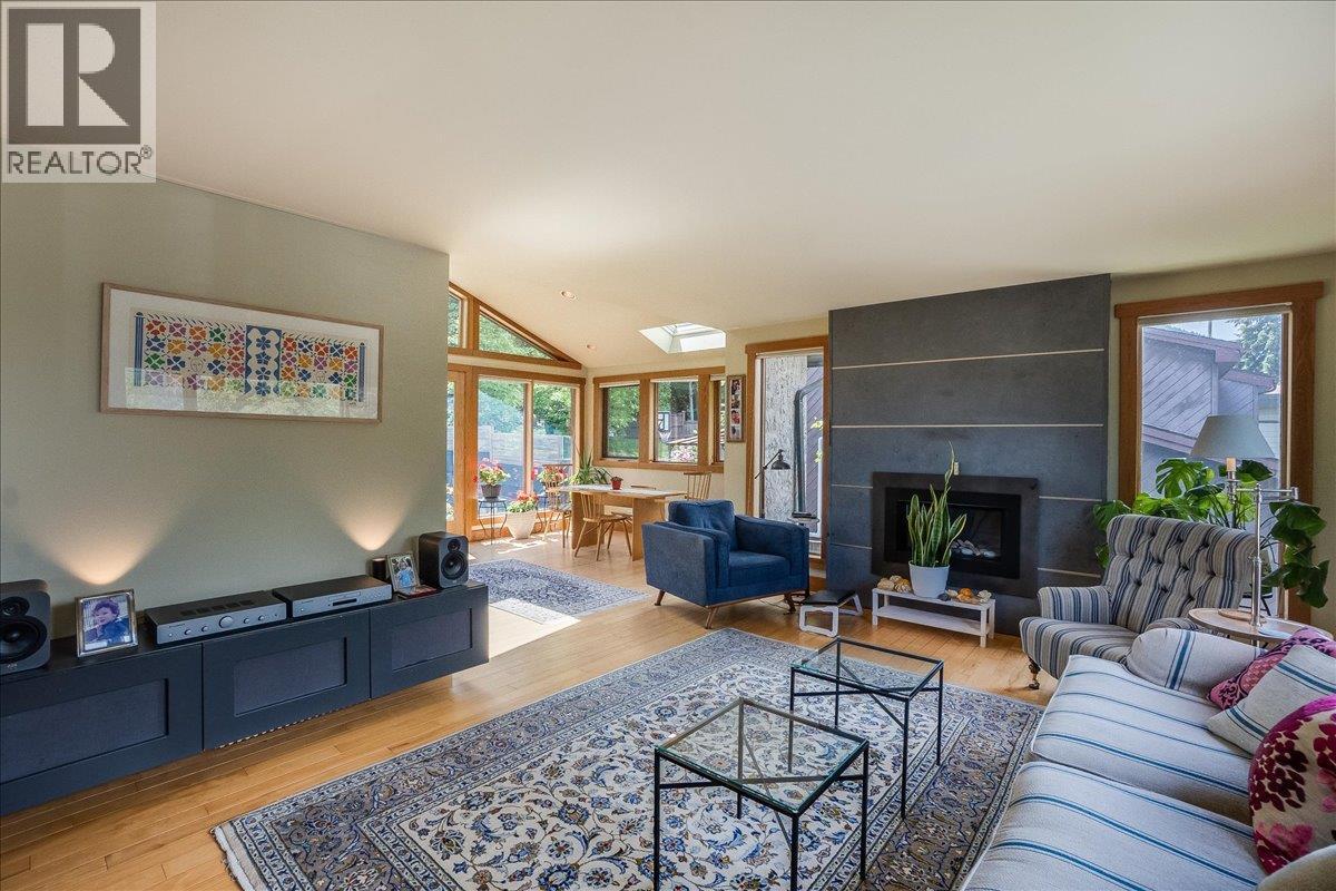 1001 Gilker Street, Nelson, British Columbia  V1L 5V3 - Photo 6 - 10389313