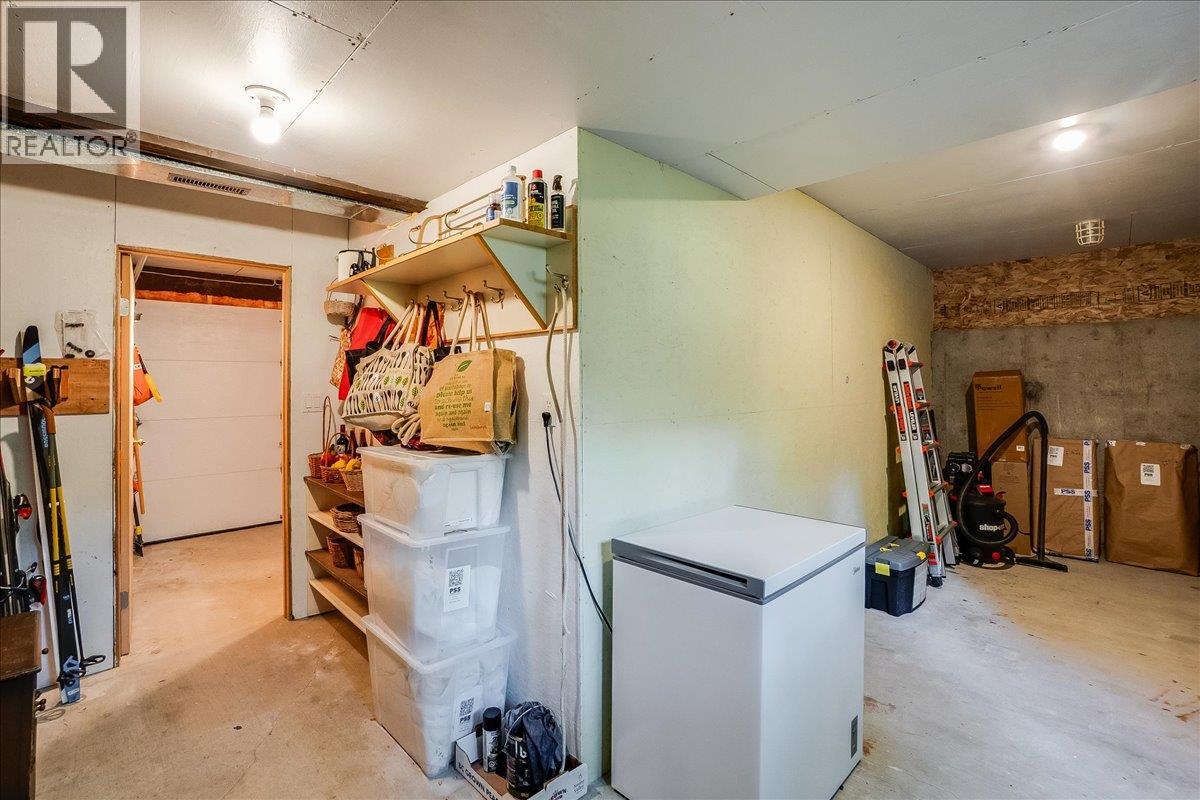 1001 Gilker Street, Nelson, British Columbia  V1L 5V3 - Photo 34 - 10389313