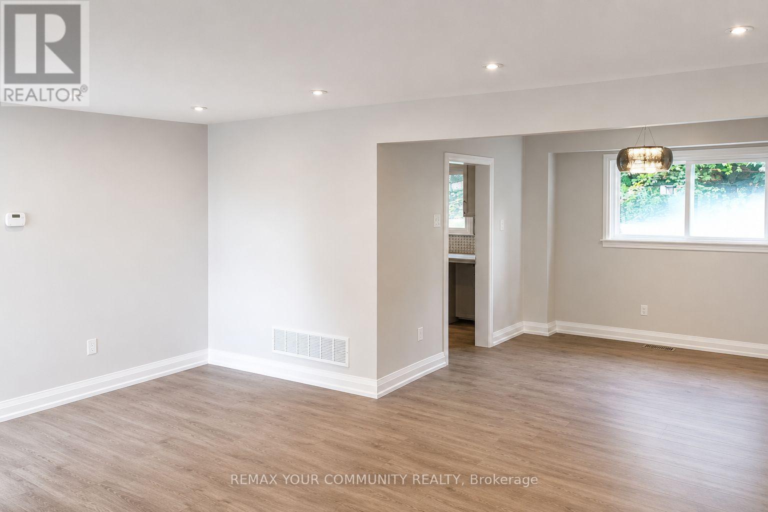 77 Beswick Drive, Newmarket, Ontario  L3Y 1E8 - Photo 3 - N13214786