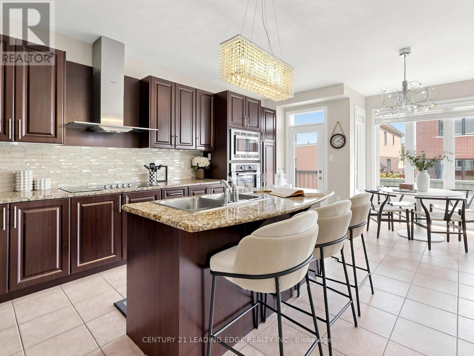 6 Kellington Trail S, Whitchurch-Stouffville, Ontario  L4A 7X3 - Photo 15 - N13214856