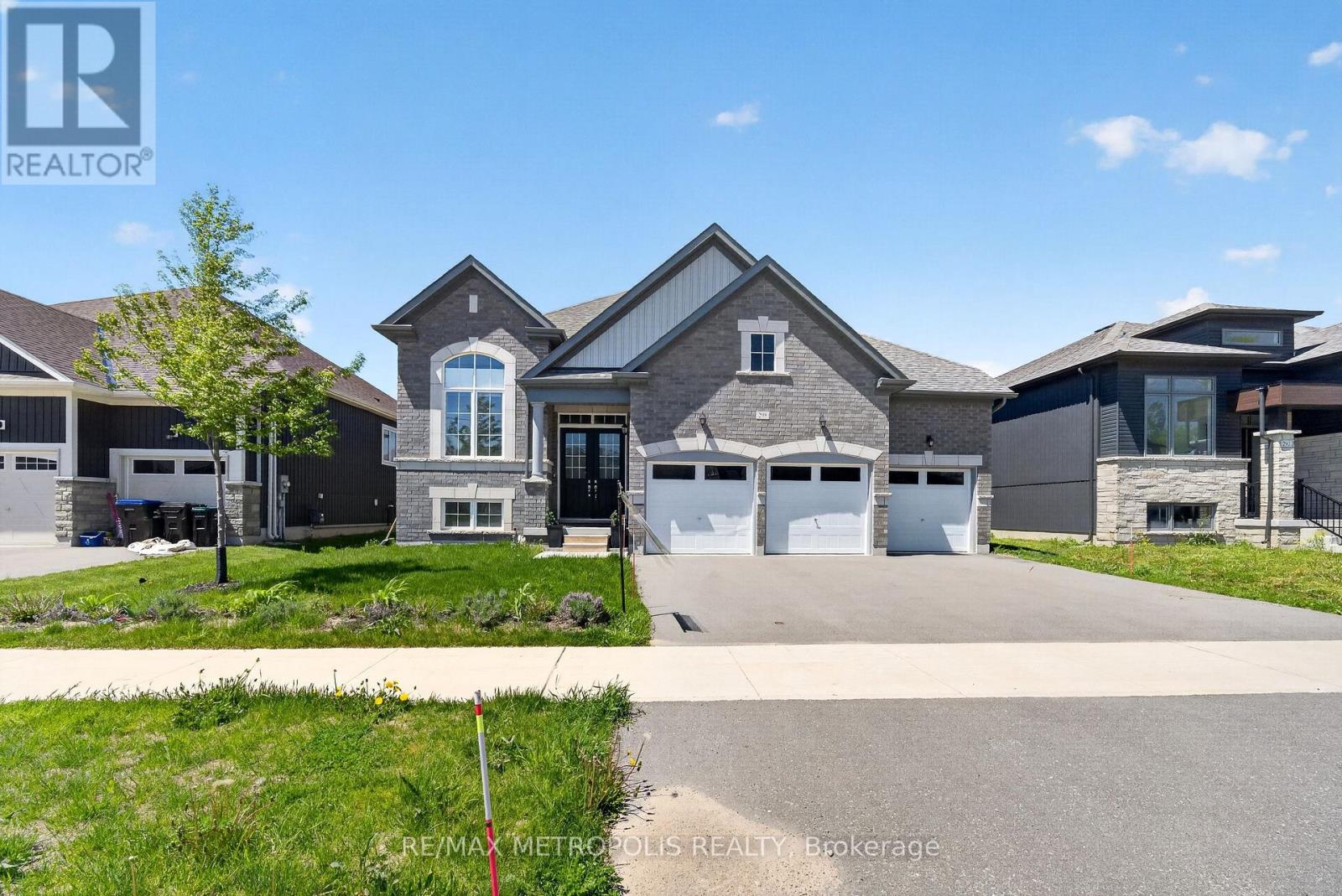 298 Ramblewood Drive, Wasaga Beach, Ontario  L9Z 2B2 - Photo 2 - S13214636