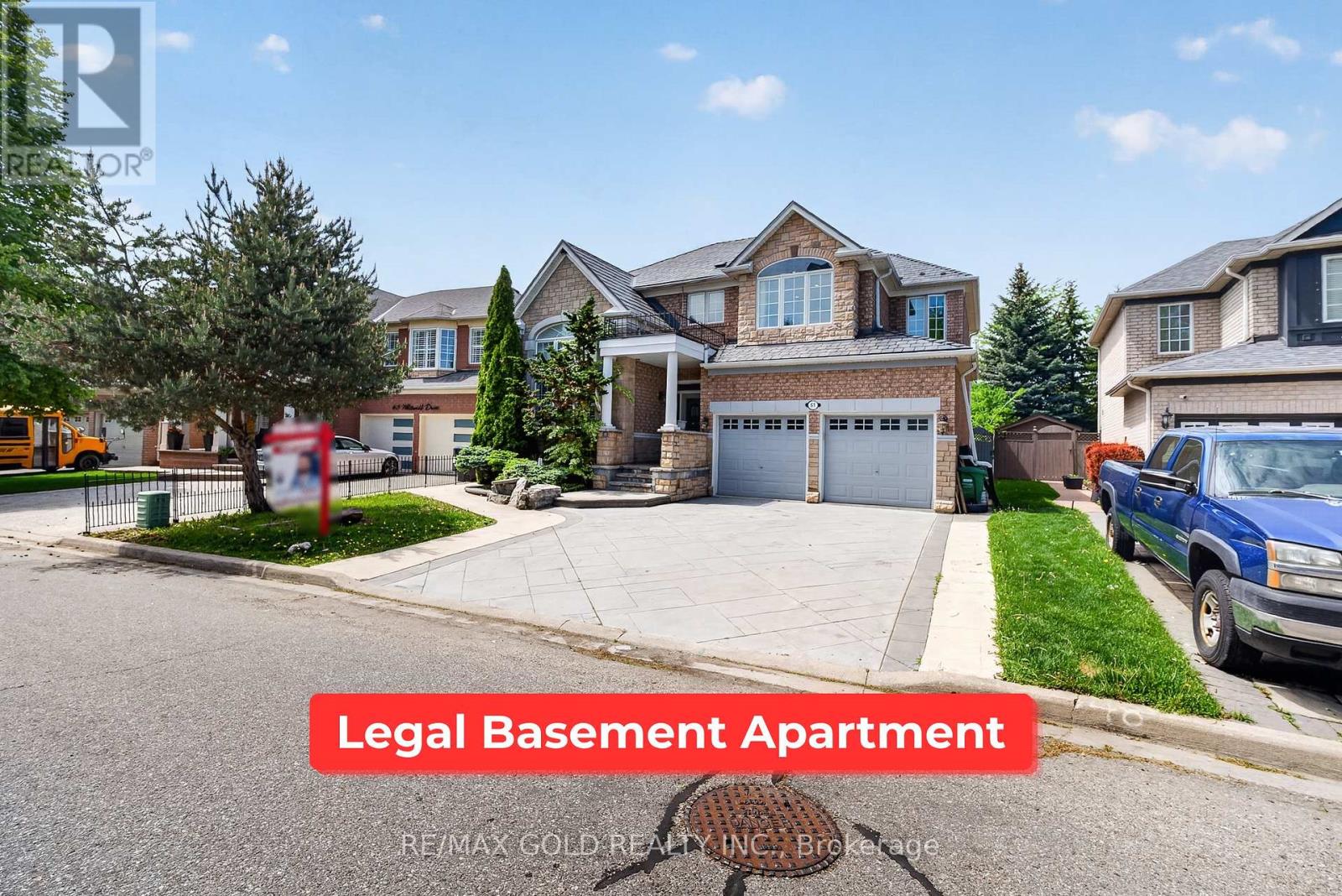 61 Whitwell Drive, Brampton, Ontario  L6P 1E5 - Photo 2 - W13209244