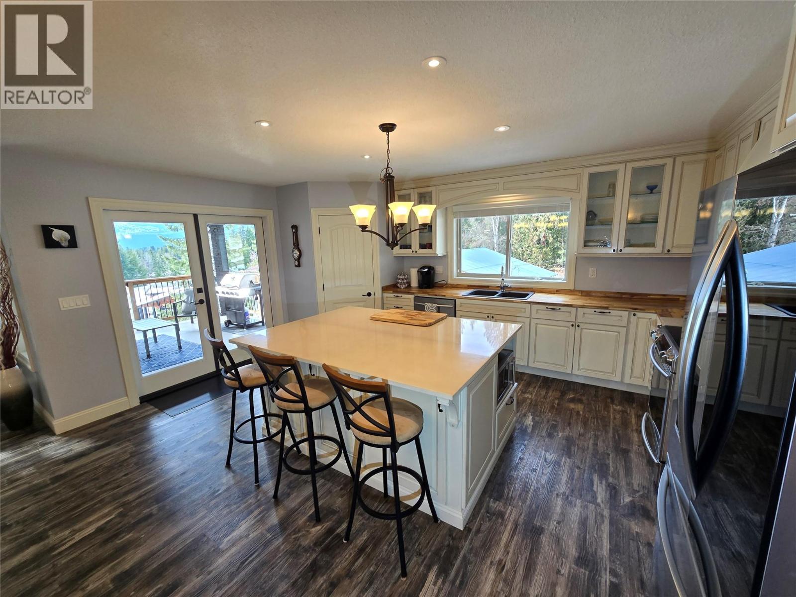 565 Clearwater Valley Road, Clearwater, British Columbia  V0E 1N1 - Photo 6 - 10375577