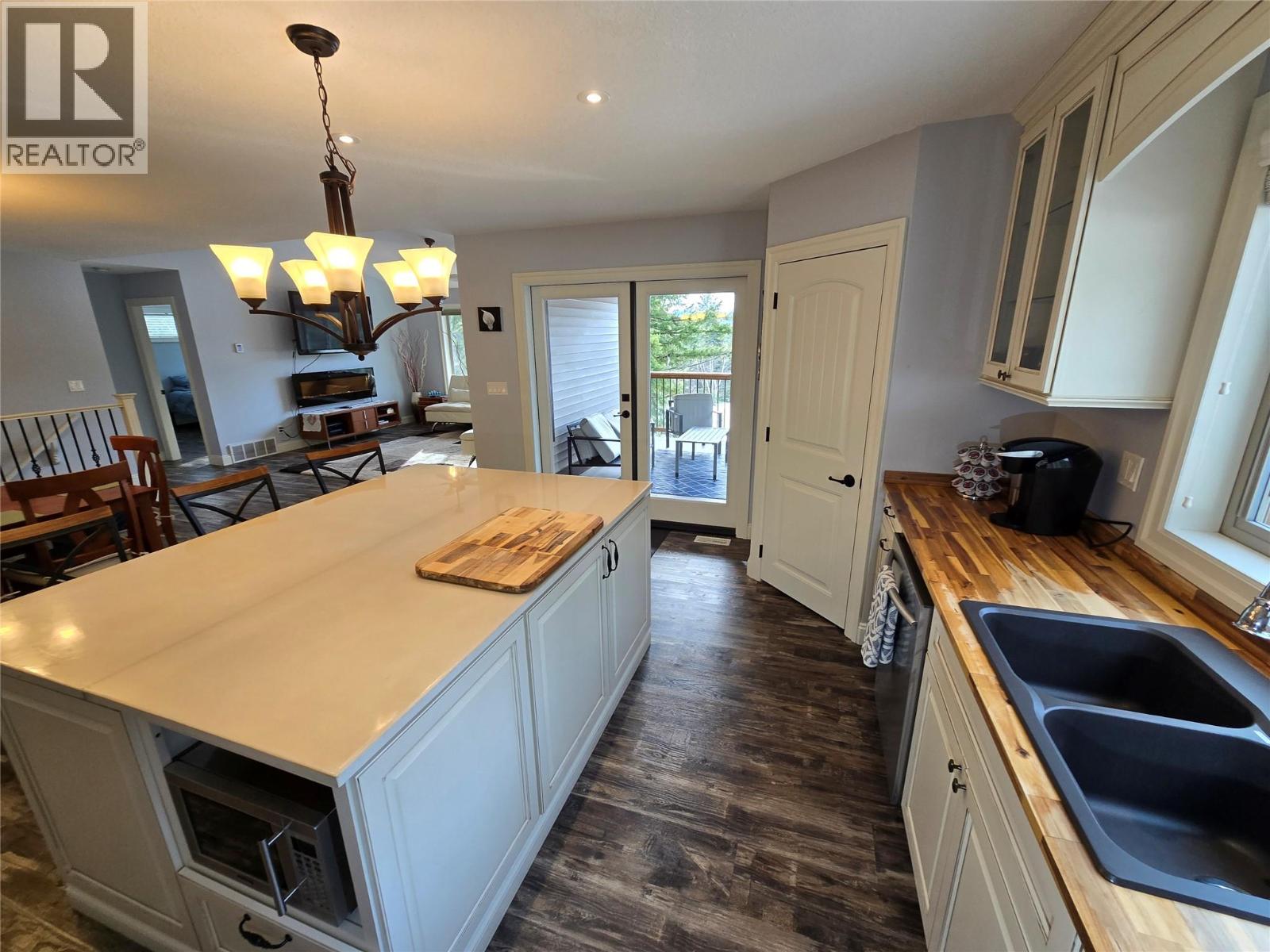 565 Clearwater Valley Road, Clearwater, British Columbia  V0E 1N1 - Photo 12 - 10375577