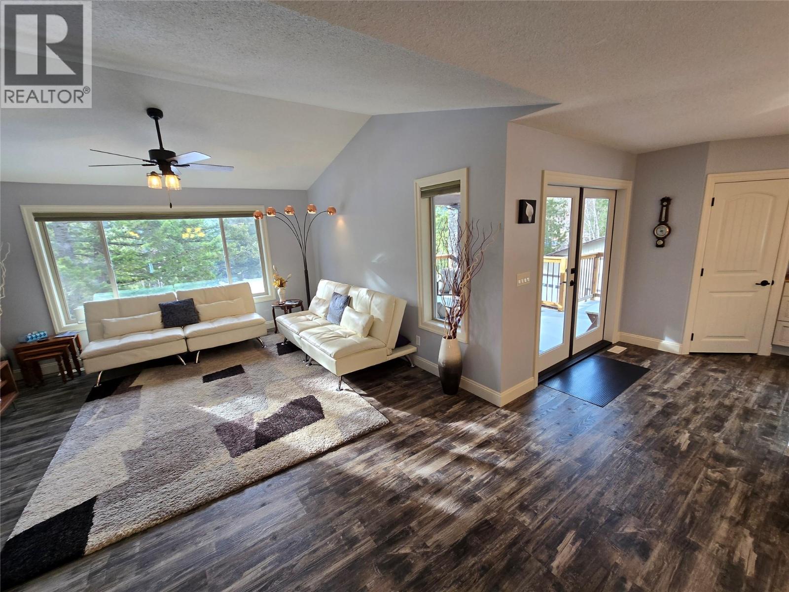 565 Clearwater Valley Road, Clearwater, British Columbia  V0E 1N1 - Photo 19 - 10375577