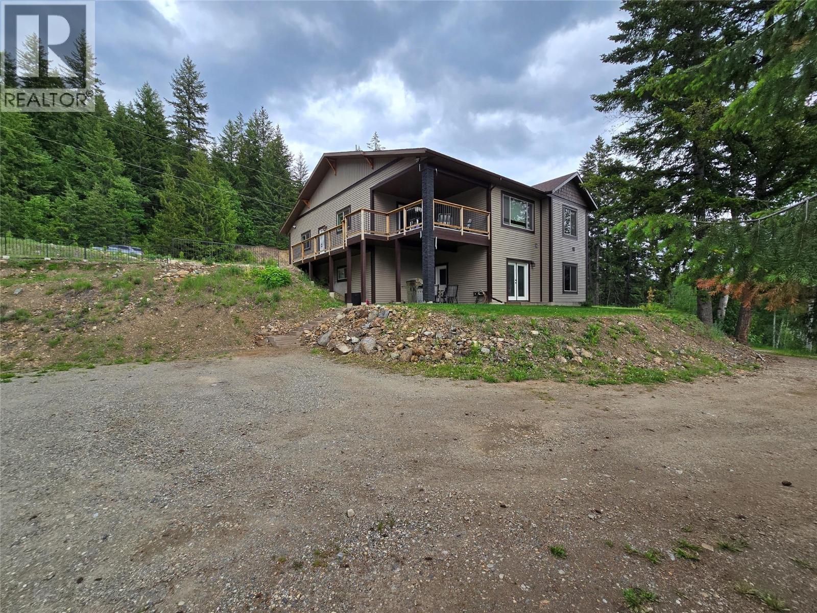 565 Clearwater Valley Road, Clearwater, British Columbia  V0E 1N1 - Photo 1 - 10375577