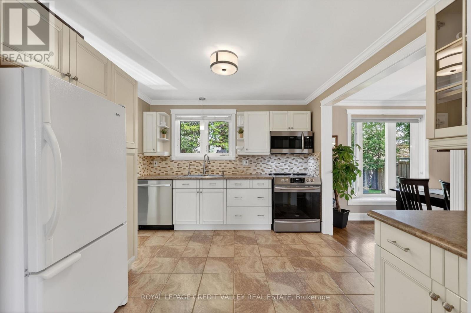 52 Terra Cotta Crescent, Brampton, Ontario  L6W 1C1 - Photo 14 - W13214612