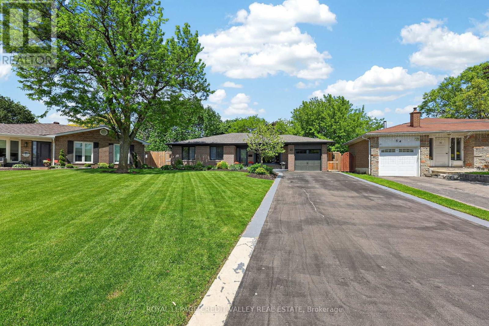 52 Terra Cotta Crescent, Brampton, Ontario  L6W 1C1 - Photo 2 - W13214612