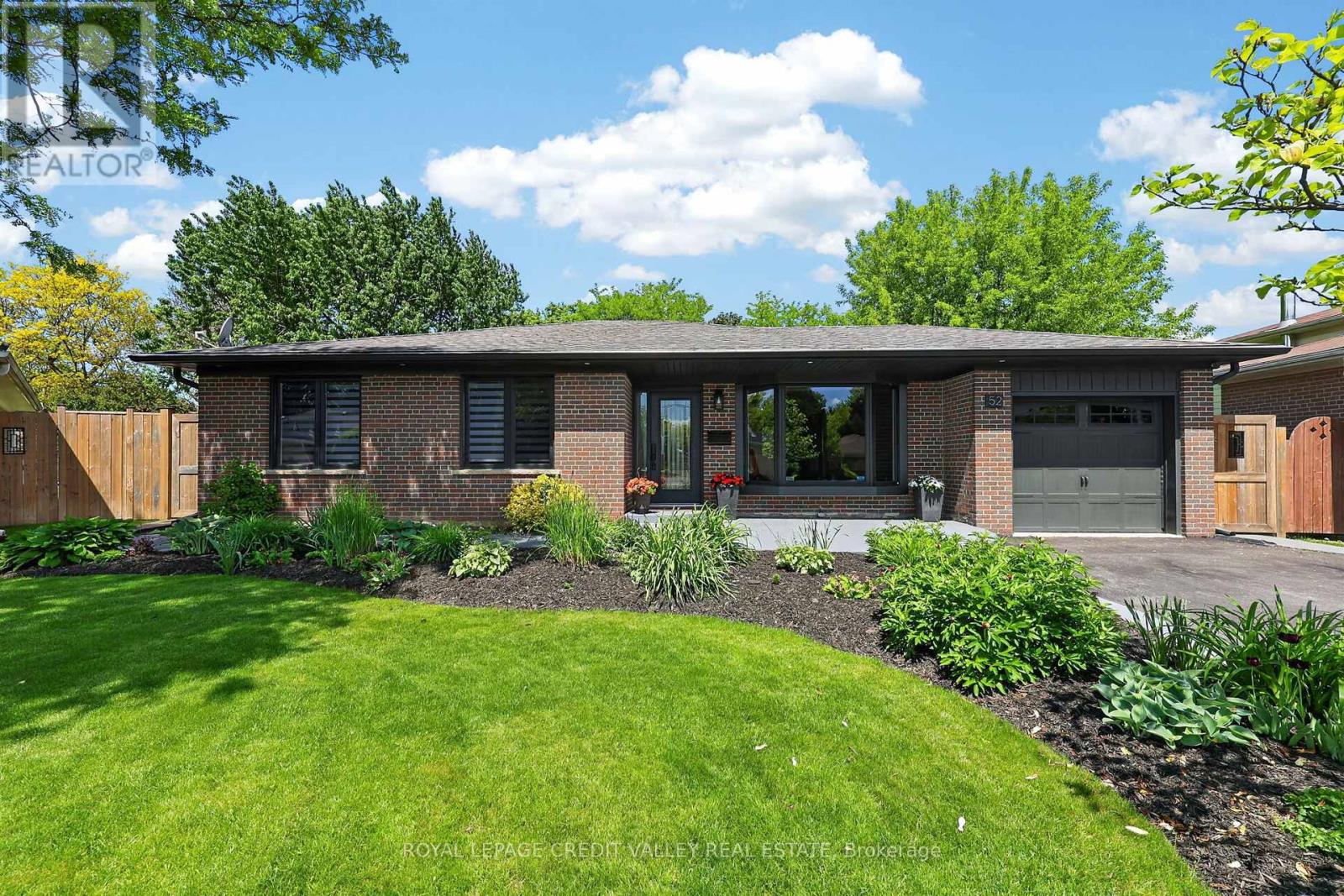52 Terra Cotta Crescent, Brampton, Ontario  L6W 1C1 - Photo 3 - W13214612