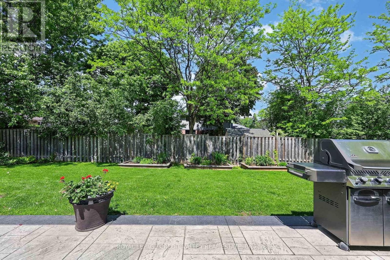 52 Terra Cotta Crescent, Brampton, Ontario  L6W 1C1 - Photo 39 - W13214612