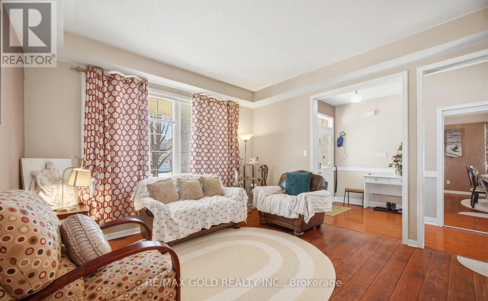 28 Latania Boulevard, Brampton, Ontario  L6P 1S9 - Photo 4 - W13214650