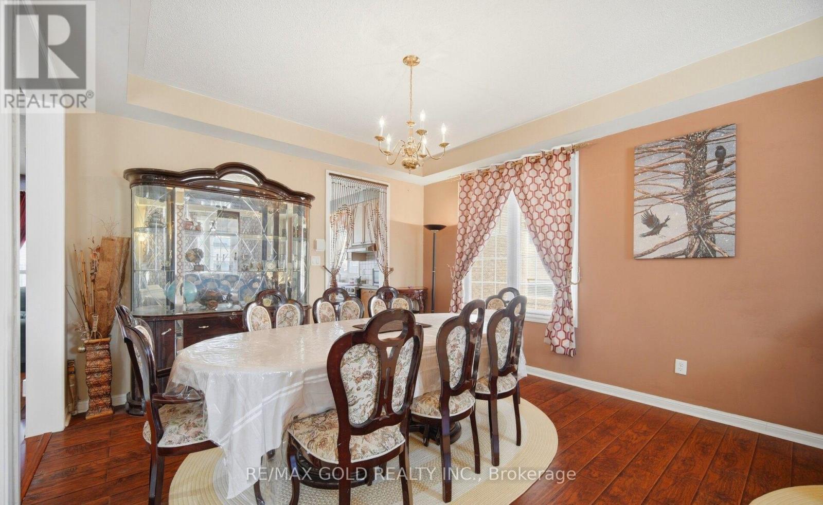 28 Latania Boulevard, Brampton, Ontario  L6P 1S9 - Photo 7 - W13214650