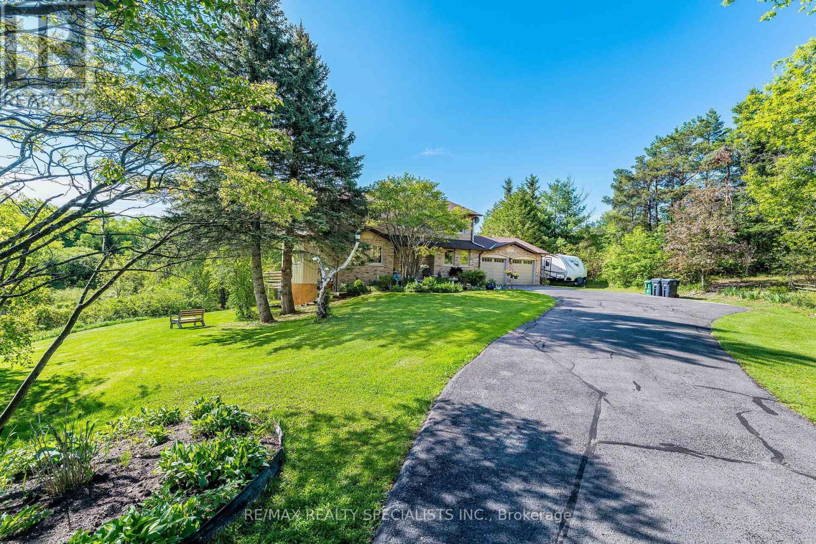9 Mccartney Drive, Caledon, Ontario  L7C 0B7 - Photo 2 - W13214766