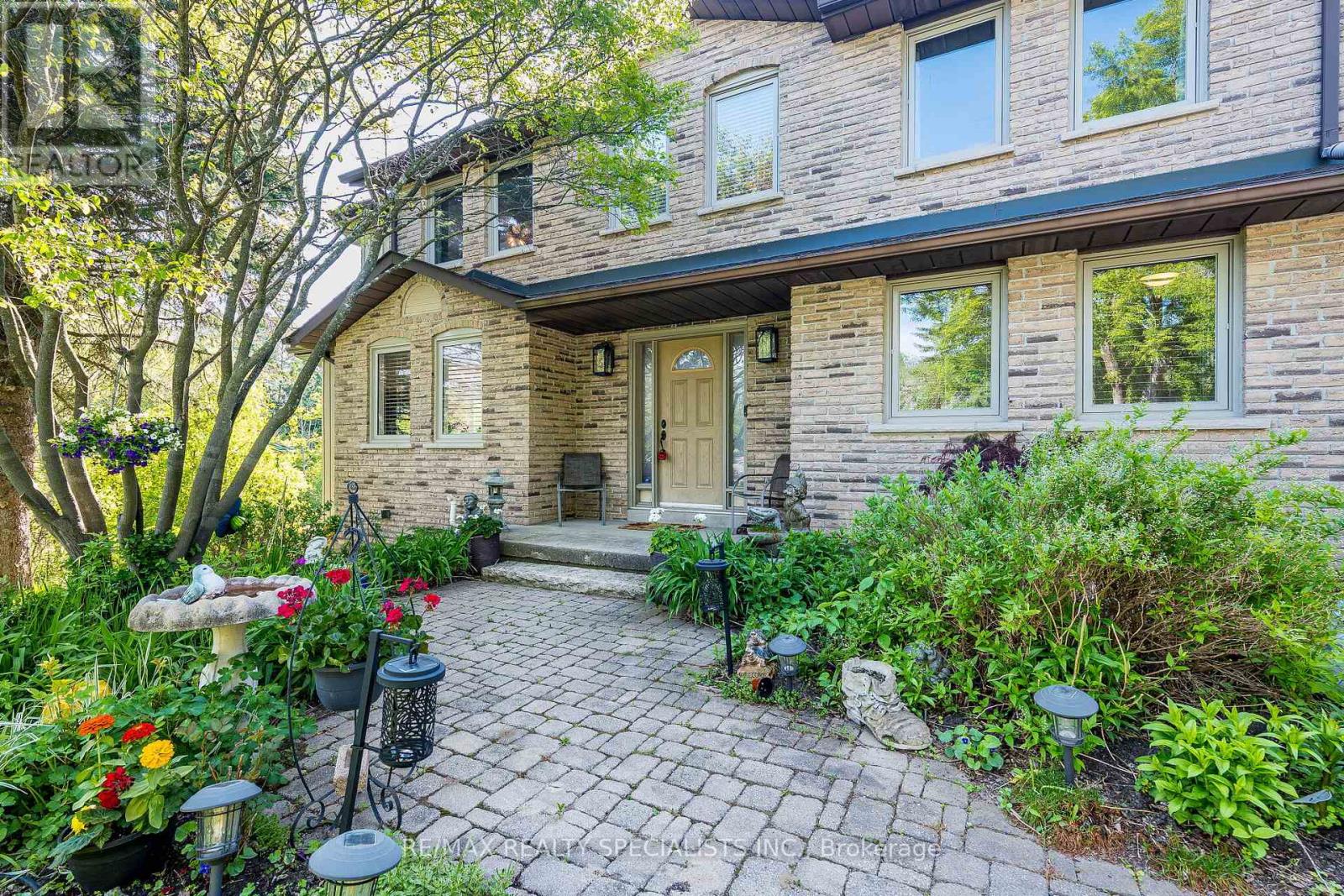 9 Mccartney Drive, Caledon, Ontario  L7C 0B7 - Photo 4 - W13214766