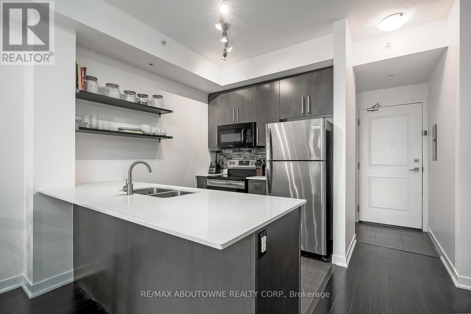116 - 5010 Corporate Drive, Burlington, Ontario  L7L 0H6 - Photo 3 - W13214818