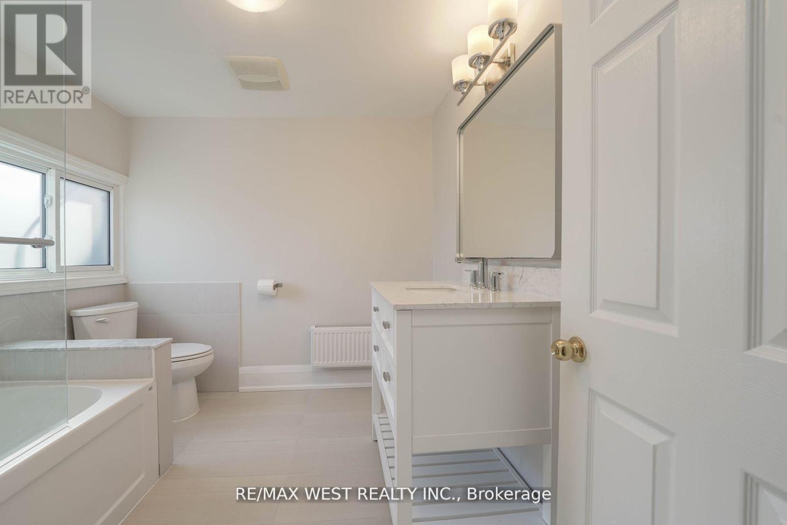 115 Edwin Avenue, Toronto, Ontario  M6P 3Z8 - Photo 19 - W13214820