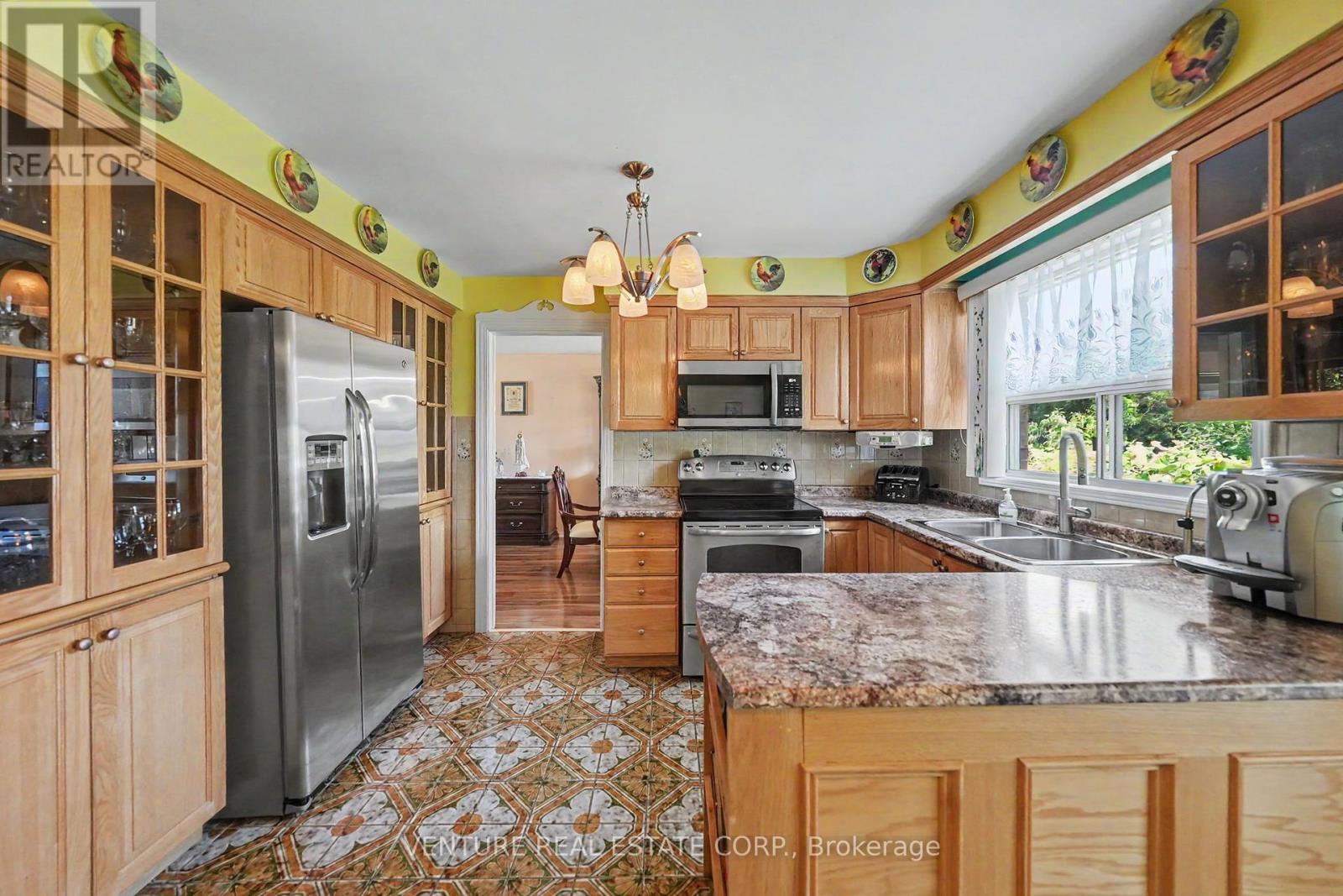 346 Centre Street N, Brampton, Ontario  L6V 3B5 - Photo 19 - W13214836